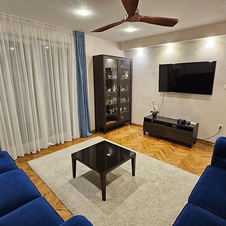 Villa Mater - Luxuriously Equipped Villa With A 15M Long Swimming Pool Zrnovnica Exterior photo