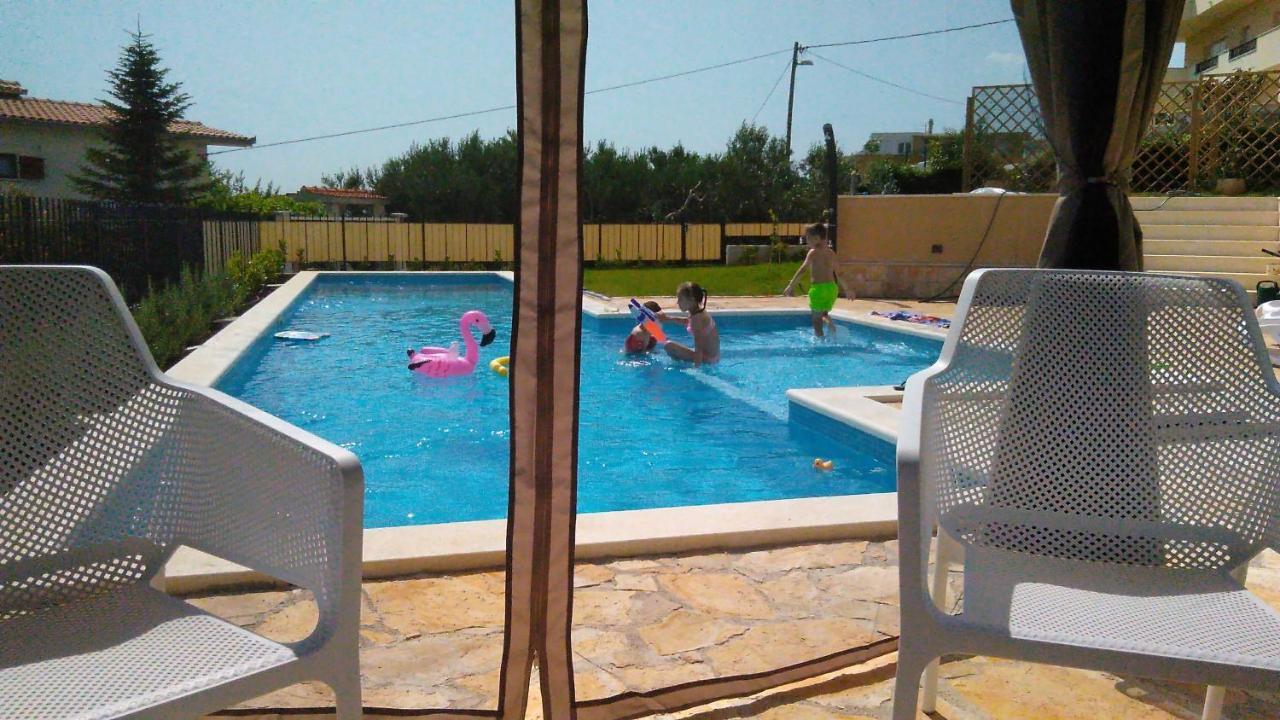 Villa Mater - Luxuriously Equipped Villa With A 15M Long Swimming Pool Zrnovnica Exterior photo