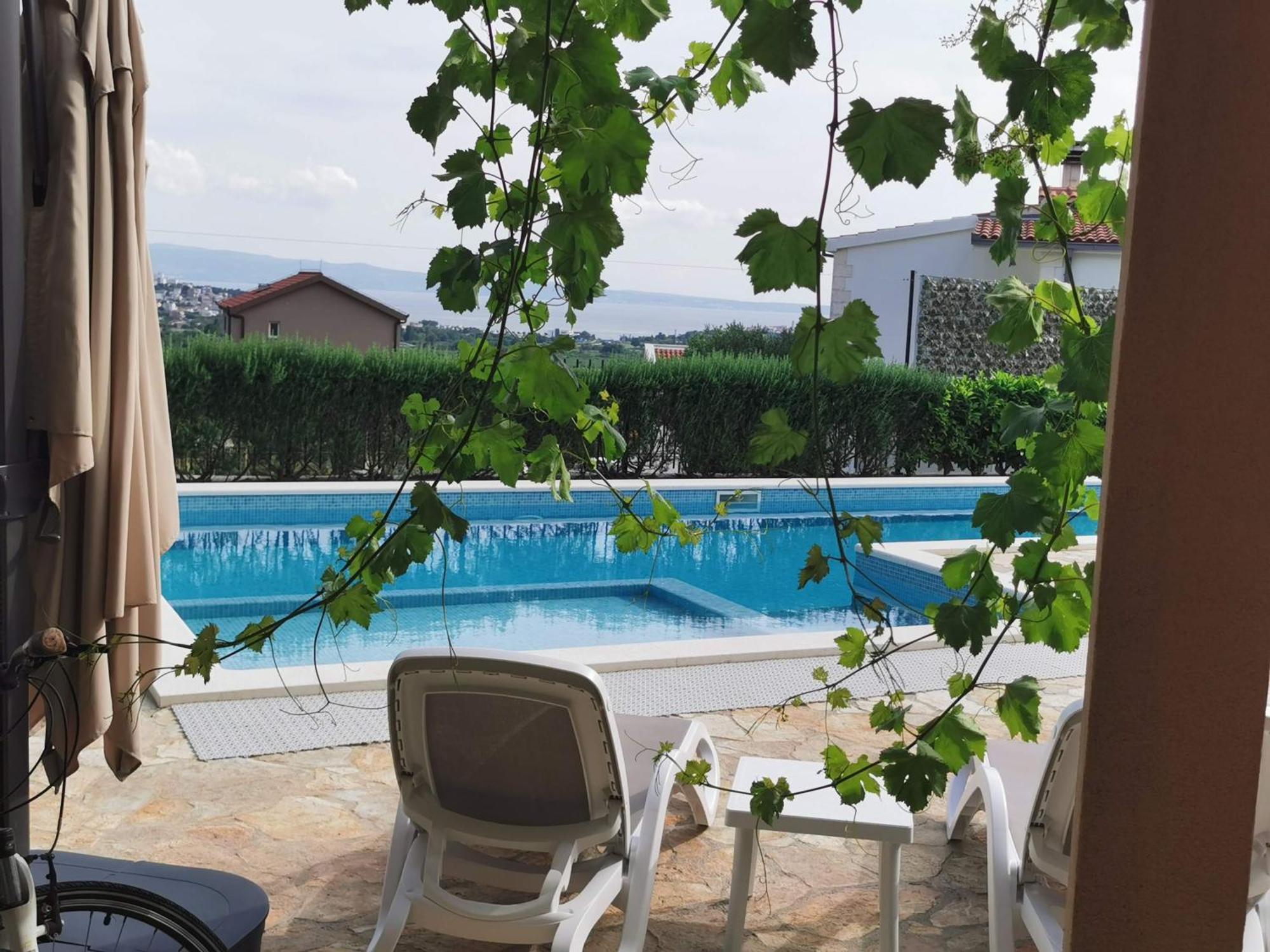 Villa Mater - Luxuriously Equipped Villa With A 15M Long Swimming Pool Zrnovnica Exterior photo