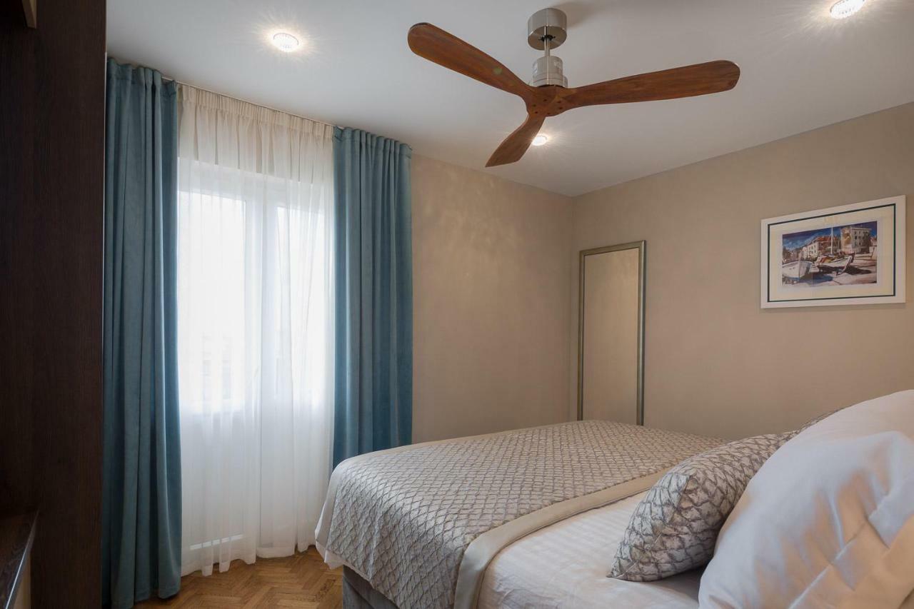Villa Mater - Luxuriously Equipped Villa With A 15M Long Swimming Pool Zrnovnica Exterior photo